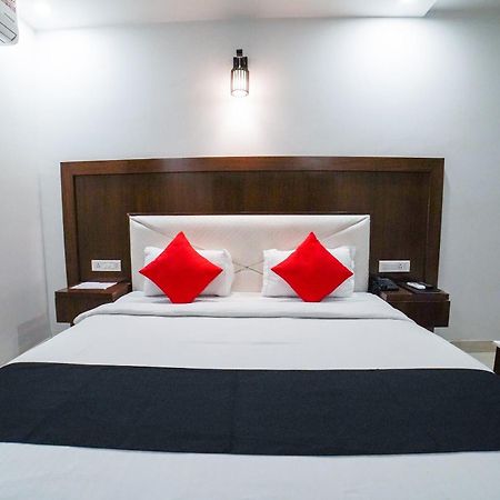 Collection O Prem Ratna Hotel Dehradun Bagian luar foto