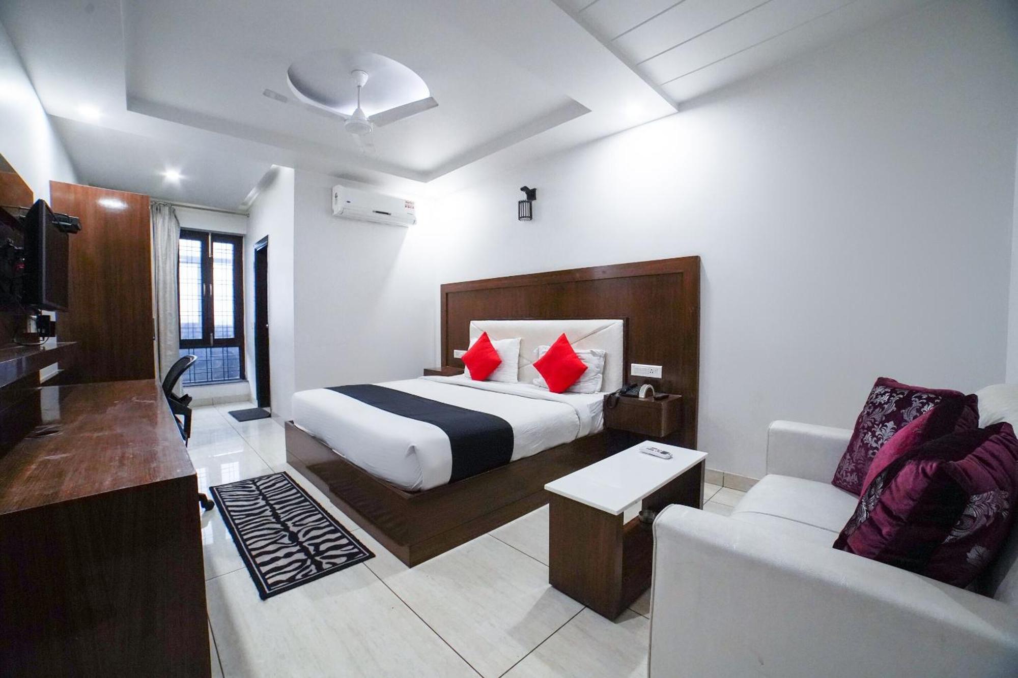 Collection O Prem Ratna Hotel Dehradun Bagian luar foto