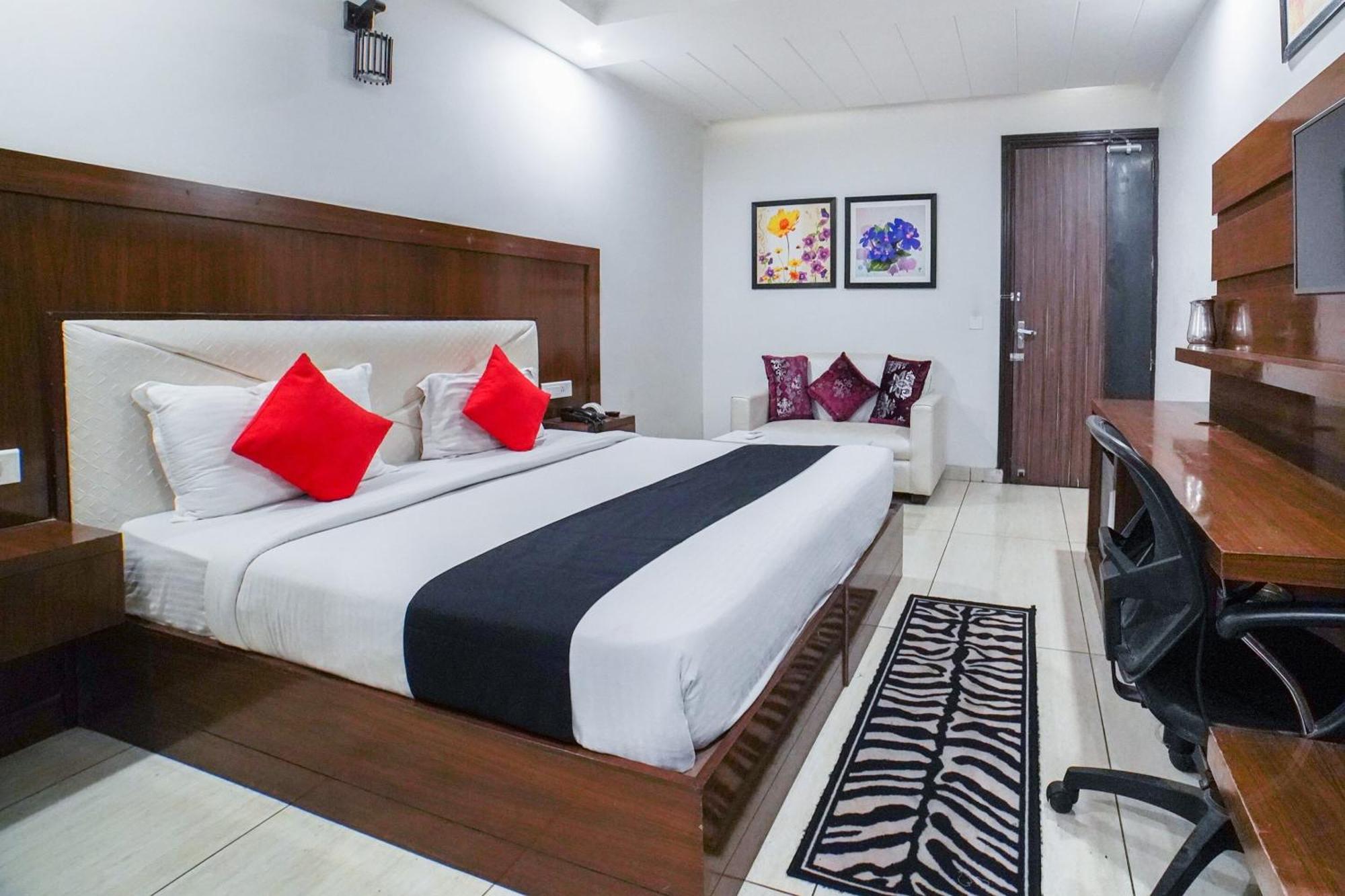 Collection O Prem Ratna Hotel Dehradun Bagian luar foto