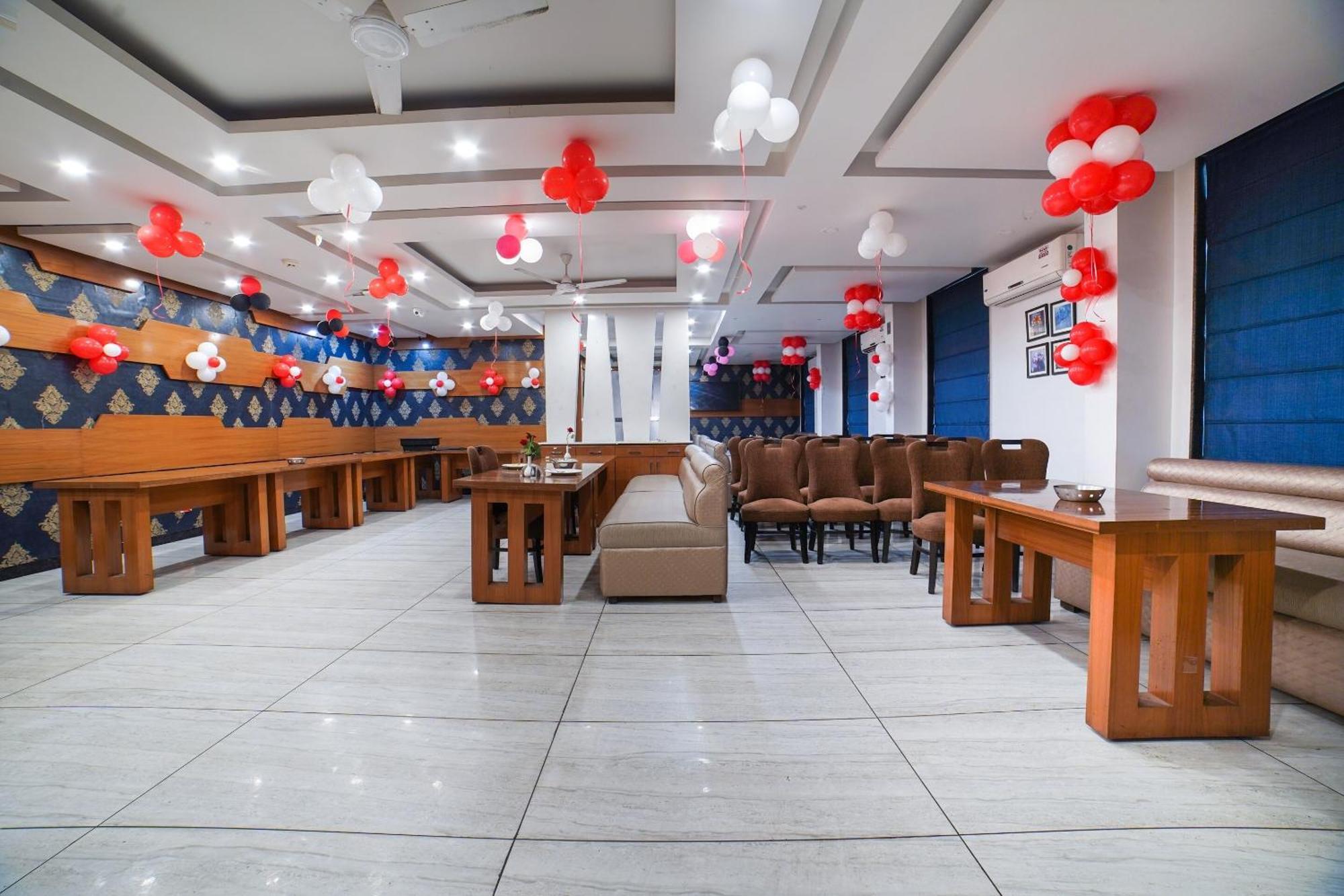 Collection O Prem Ratna Hotel Dehradun Bagian luar foto